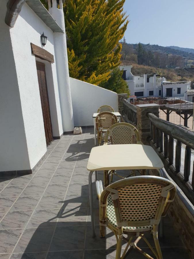 hostal ruta de las nieves Capileira Exterior foto